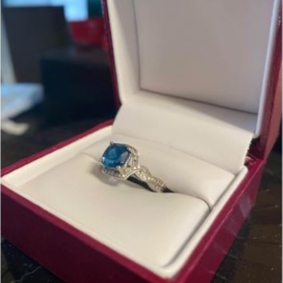 London Blue Topaz Engagement Ring Set - Picture 4 of 6